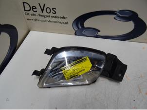 Gebrauchte Fernlicht rechts Peugeot 308 Preis € 35,00 Margenregelung angeboten von De Vos Autodemontagebedrijf