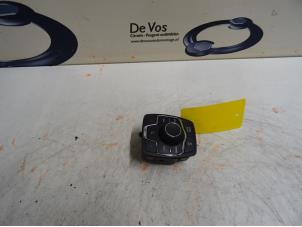 Usagé Panneau de commandes navigation Citroen DS5 (KD/KF) 2.0 165 HYbrid4 16V Prix € 55,00 Règlement à la marge proposé par De Vos Autodemontagebedrijf