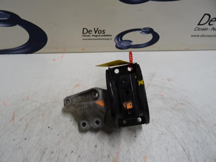 Used Engine mount Citroen DS5 (KD/KF) 2.0 165 HYbrid4 16V Price € 80,00 Margin scheme offered by De Vos Onderdelen