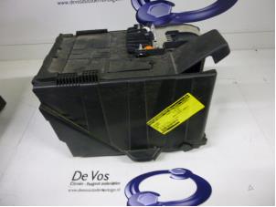 Usagé Boîtier de batterie Peugeot 308 (4A/C) 1.6 VTI 16V Prix € 20,00 Règlement à la marge proposé par De Vos Autodemontagebedrijf