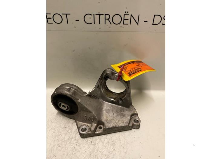 Used Engine mount Peugeot 607 (9D/U) 2.2 HDi 16V FAP Price € 45,00 Margin scheme offered by De Vos Onderdelen