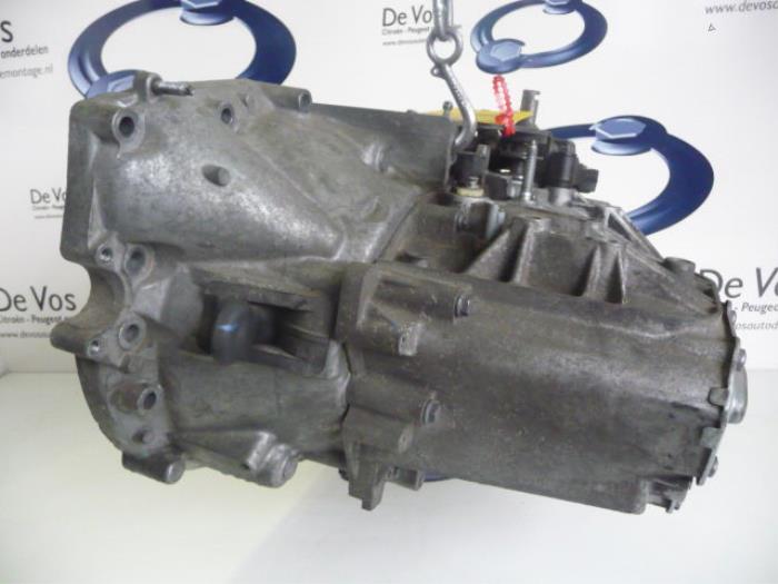 Gearbox from a Peugeot 607 (9D/U) 2.0 HDiF 16V 2007