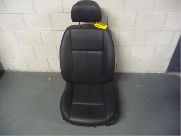 Używane Fotel lewy Peugeot 607 (9D/U) 2.7 HDi V6 24V Cena € 250,00 Procedura marży oferowane przez De Vos Onderdelen