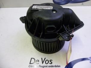 Używane Silnik wentylatora nagrzewnicy Peugeot 607 (9D/U) 2.0 16V Cena € 55,00 Procedura marży oferowane przez De Vos Autodemontagebedrijf