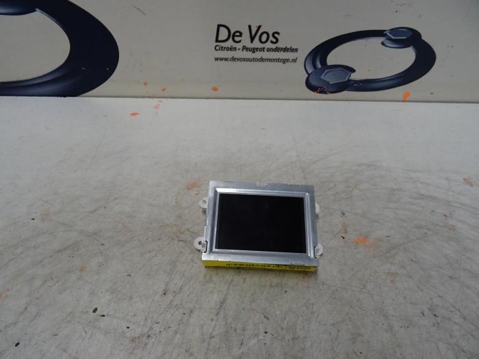 Begagnade Innerdisplay Peugeot 208 Pris € 70,00 Marginaltabell erbjuds av De Vos Onderdelen
