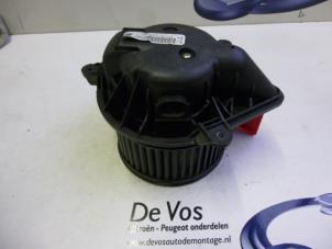 Używane Silnik wentylatora nagrzewnicy Peugeot 607 (9D/U) 2.7 HDi V6 24V Cena € 55,00 Procedura marży oferowane przez De Vos Autodemontagebedrijf