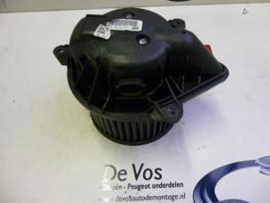 Używane Silnik wentylatora nagrzewnicy Peugeot 607 (9D/U) 2.7 HDi V6 24V Cena € 55,00 Procedura marży oferowane przez De Vos Autodemontagebedrijf