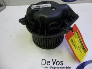 Używane Silnik wentylatora nagrzewnicy Peugeot 607 (9D/U) 2.2 HDi 16V FAP Cena € 55,00 Procedura marży oferowane przez De Vos Autodemontagebedrijf