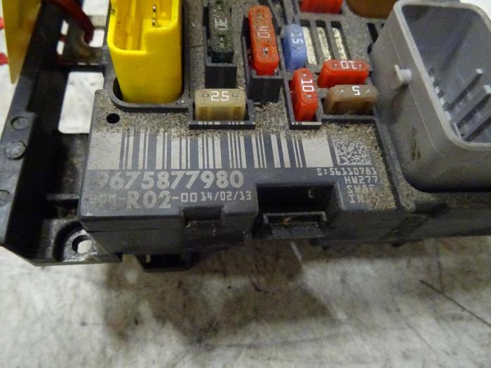Fuse box Peugeot 5008 9807028580 DELPHI