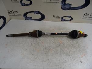 Used Front drive shaft, right Peugeot 3008 Price € 115,00 Margin scheme offered by De Vos Autodemontagebedrijf