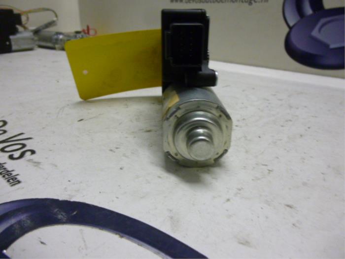 Sunroof motor from a Citroen C5 2005