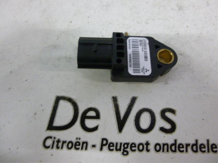 Sensor de airbag de un Citroën C-Crosser 2.4 16V 2008