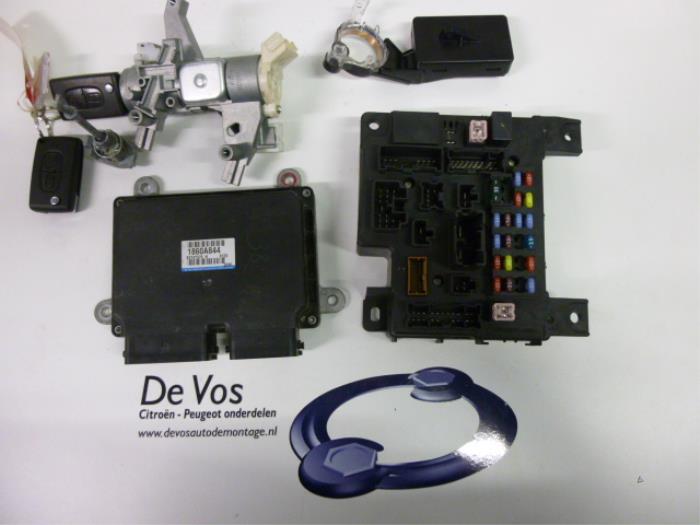 Used Engine management computer Citroen C-Crosser 2.4 16V Price € 450,00 Margin scheme offered by De Vos Onderdelen