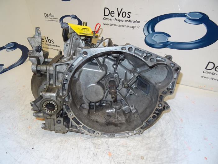 Gearbox from a Peugeot 607 (9D/U) 2.0 HDiF 16V 2006