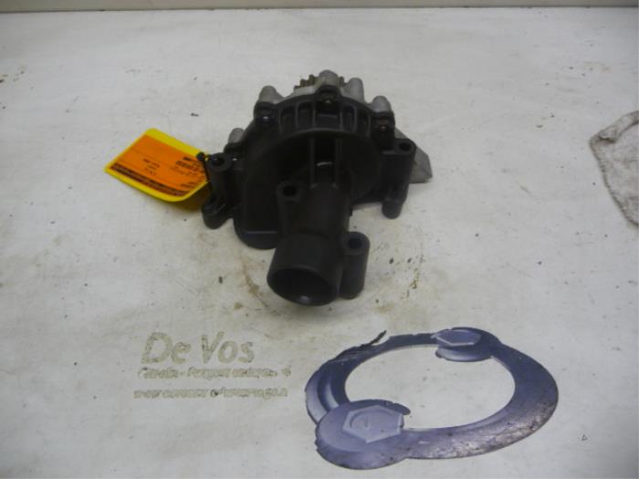 Usagé Pompe à eau Peugeot 307 (3A/C/D) 2.0 16V Prix € 35,00 Règlement à la marge proposé par De Vos Onderdelen