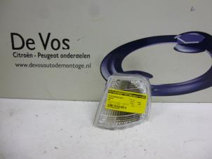 Używane Kierunkowskaz lewy Peugeot 405 Cena € 10,00 Procedura marży oferowane przez De Vos Autodemontagebedrijf