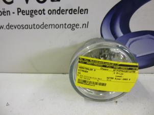Gebrauchte Fernlicht rechts Citroen C3 (FC/FL/FT) 1.6 16V Preis € 25,00 Margenregelung angeboten von De Vos Autodemontagebedrijf