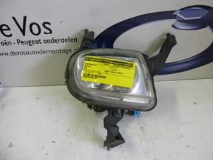 Used Spotlight, right Peugeot 306 Price € 25,00 Margin scheme offered by De Vos Autodemontagebedrijf