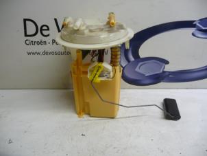 Usados Bomba eléctrica de combustible Citroen C6 (TD) 2.7 HDiF V6 24V Precio € 70,00 Norma de margen ofrecido por De Vos Autodemontagebedrijf