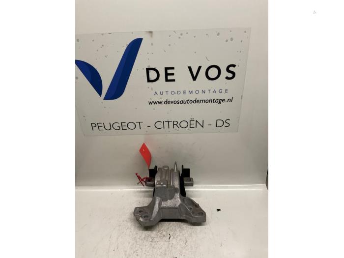 Used Engine mount Citroen C6 (TD) 2.7 HDiF V6 24V Price € 55,00 Margin scheme offered by De Vos Onderdelen