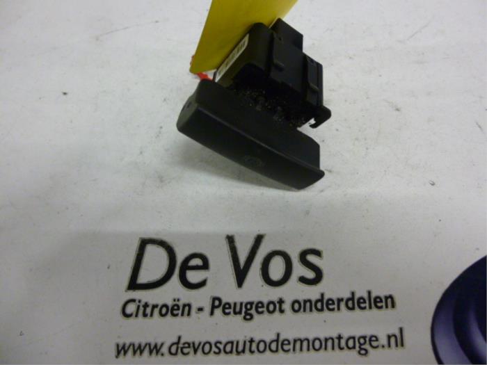 Gebrauchte Handbremse Schalter Citroen C6 (TD) 2.2 HdiF 16V Preis € 20,00 Margenregelung angeboten von De Vos Onderdelen