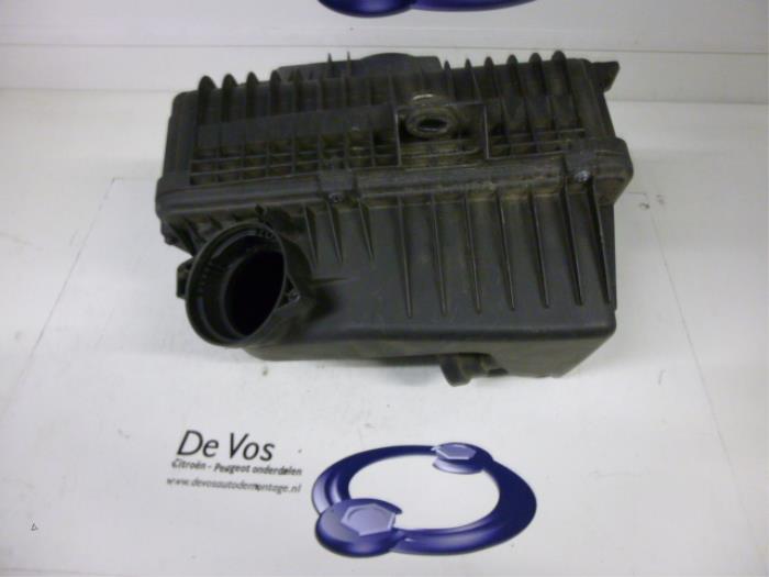 Obudowa filtra powietrza z Peugeot 607 (9D/U) 2.7 HDi V6 24V 2005