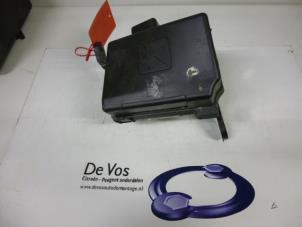 Used Relay holder Peugeot 206 (2A/C/H/J/S) 1.1 XN,XR Price € 10,00 Margin scheme offered by De Vos Autodemontagebedrijf