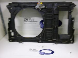 Usados Caja de aleta de refrigeración Peugeot 607 (9D/U) 2.0 HDiF 16V Precio € 45,00 Norma de margen ofrecido por De Vos Autodemontagebedrijf