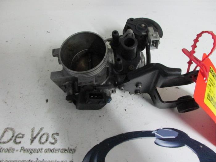 Usagé Boitier papillon Peugeot 306 (7A/C/S) 2.0 S 16 Prix € 80,00 Règlement à la marge proposé par De Vos Onderdelen