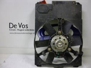 Used Cooling fan housing Peugeot Boxer (244) 2.2 HDi Price € 55,00 Margin scheme offered by De Vos Autodemontagebedrijf
