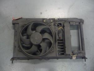Used Cooling fan housing Peugeot 307 SW (3H) 2.0 HDi 110 FAP Price € 70,00 Margin scheme offered by De Vos Autodemontagebedrijf