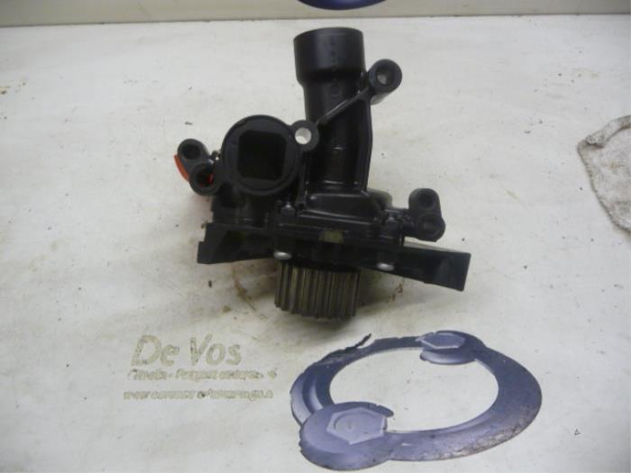 Water pump from a Peugeot 407 2005