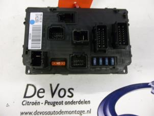 Usados Caja de fusibles Peugeot 407 (6D) 1.8 16V Precio € 70,00 Norma de margen ofrecido por De Vos Autodemontagebedrijf