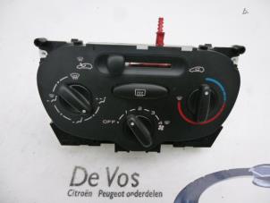 Używane Panel sterowania nagrzewnicy Peugeot 206 (2A/C/H/J/S) 1.1 XN,XR Cena € 25,00 Procedura marży oferowane przez De Vos Autodemontagebedrijf