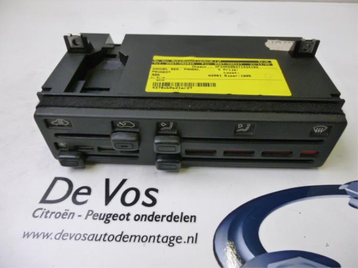 Heater control panel from a Peugeot 405 II Break (4E) 1.9 GLD,GRD 1995