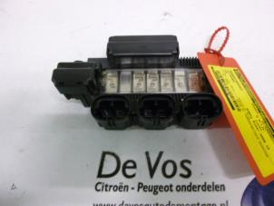 Usagé Boîte à fusibles Citroen C8 (EA/EB) 2.0 HDiF 16V Prix € 20,00 Règlement à la marge proposé par De Vos Autodemontagebedrijf