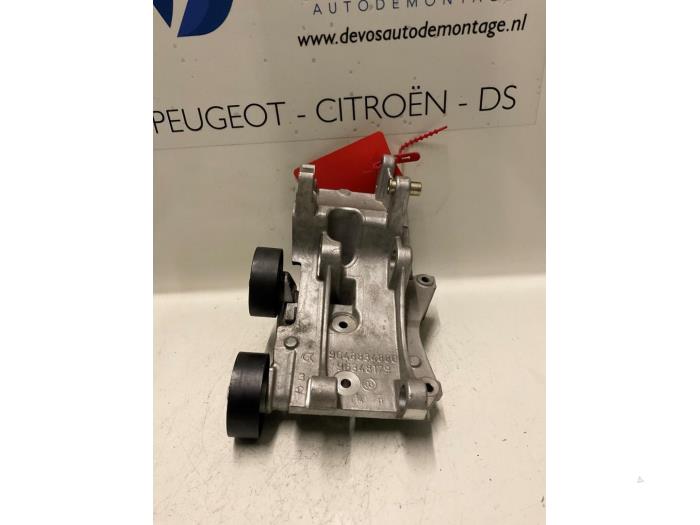 Usagé Support dynamo haut Peugeot 607 (9D/U) 2.2 HDi 16V FAP Prix € 35,00 Règlement à la marge proposé par De Vos Onderdelen
