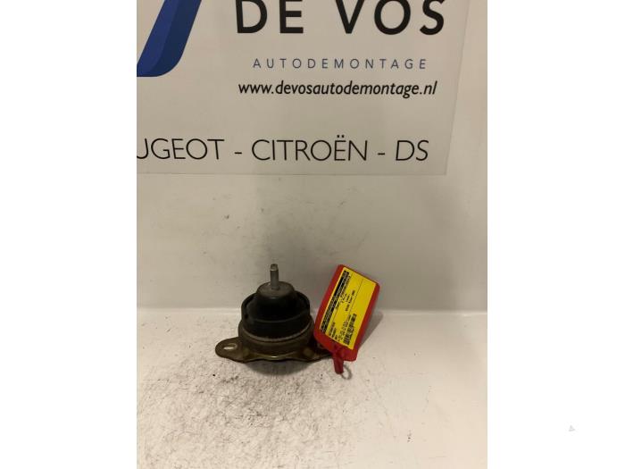 Used Engine mount Peugeot 807 2.2 HDiF 16V Price € 25,00 Margin scheme offered by De Vos Onderdelen
