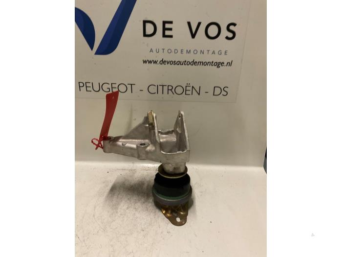 Used Engine mount Peugeot 407 Price € 45,00 Margin scheme offered by De Vos Onderdelen