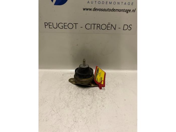 Usagé Support moteur Peugeot 407 (6D) 2.0 16V Prix € 25,00 Règlement à la marge proposé par De Vos Onderdelen