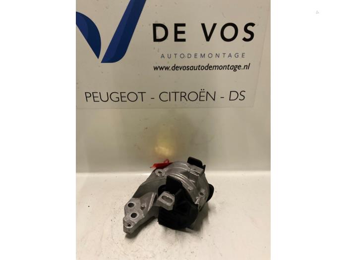 Used Engine mount Peugeot 407 (6D) 2.0 HDiF 16V Price € 20,00 Margin scheme offered by De Vos Onderdelen