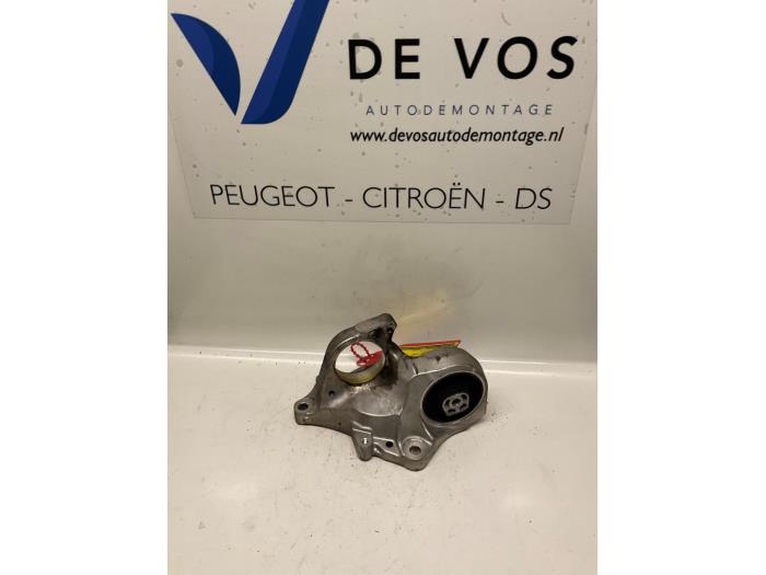 Used Engine mount Peugeot 307 (3A/C/D) 2.0 HDi 135 16V FAP Price € 30,00 Margin scheme offered by De Vos Onderdelen