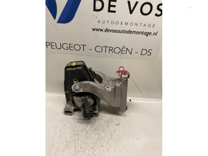 Used Engine mount Peugeot 607 (9D/U) 2.7 HDi V6 24V Price € 200,00 Margin scheme offered by De Vos Onderdelen