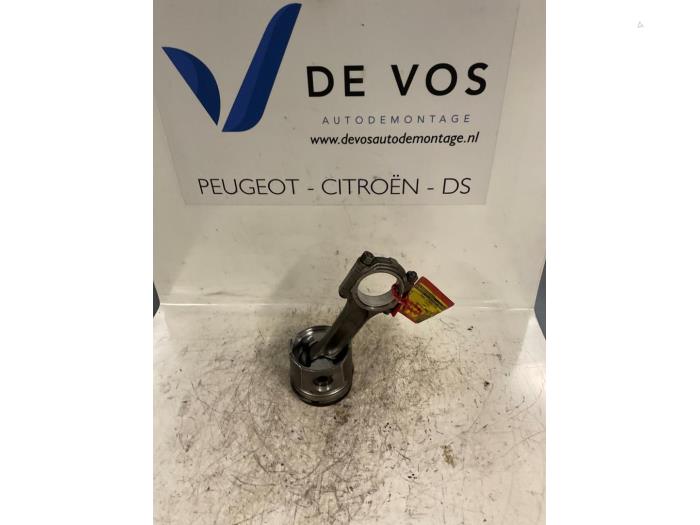 Used Piston Citroen Jumper (U5) 2.0 HDi Price € 115,00 Margin scheme offered by De Vos Onderdelen