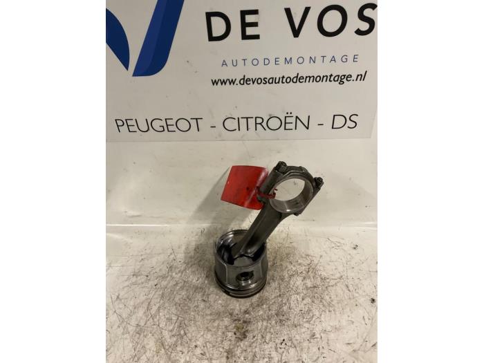 Used Piston Citroen Jumper (U5) 2.0 HDi Price € 115,00 Margin scheme offered by De Vos Onderdelen