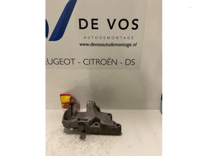 Used Engine mount Citroen C8 (EA/EB) 2.0 HDi 16V Price € 20,00 Margin scheme offered by De Vos Onderdelen