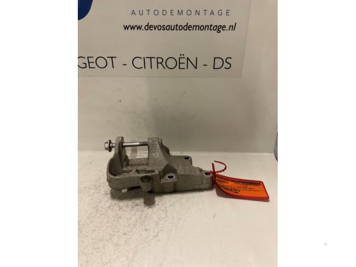 Used Engine mount Citroen C8 (EA/EB) 2.0 HDiF 16V Price € 20,00 Margin scheme offered by De Vos Onderdelen