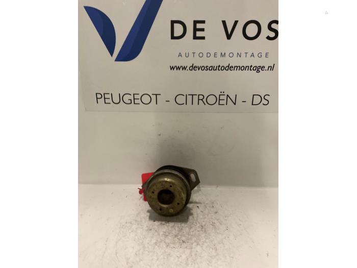 Used Engine mount Citroen C8 (EA/EB) 2.0 HDiF 16V Price € 35,00 Margin scheme offered by De Vos Onderdelen