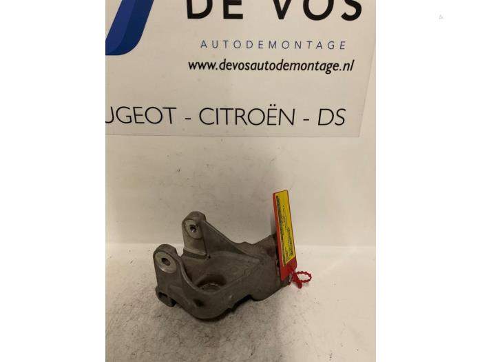 Usagé Support moteur Citroen C8 (EA/EB) 2.0 16V Prix € 25,00 Règlement à la marge proposé par De Vos Onderdelen