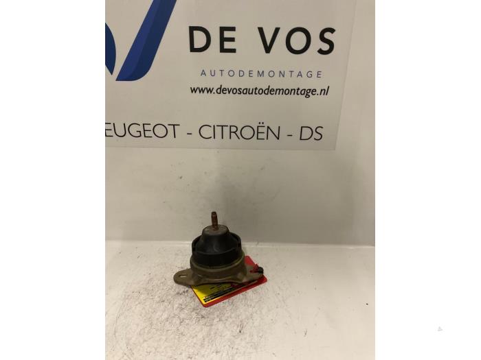 Usagé Support moteur Citroen C8 (EA/EB) 2.0 16V Prix € 25,00 Règlement à la marge proposé par De Vos Onderdelen